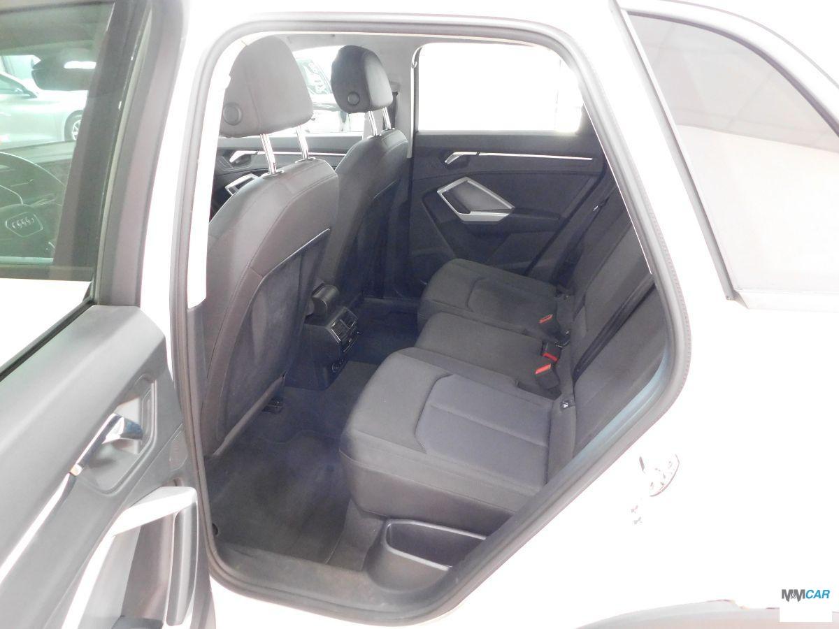 AUDI - Q3 - 35 TFSI Business