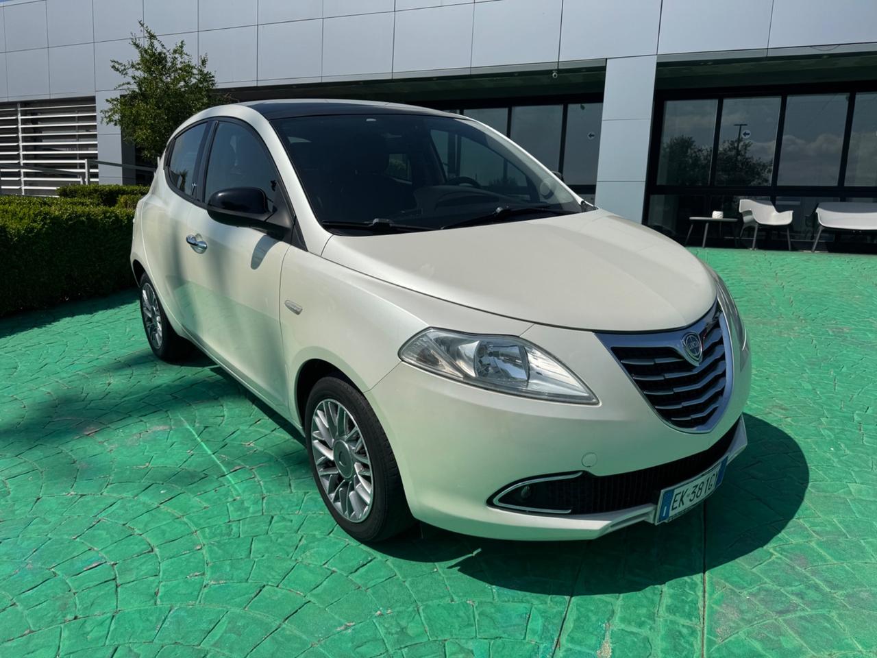 Lancia Ypsilon 1.2 69 CV 5 porte S&S Platinum