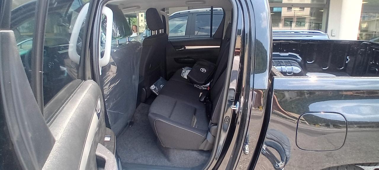 Toyota Hilux 2.8 D-4D 4WD 4 porte DoubleCab Lounge My 25