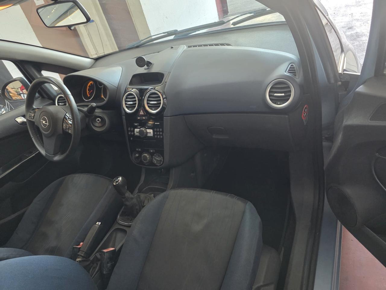 Opel Corsa 1.2 5 porte Cosmo NEOPAT