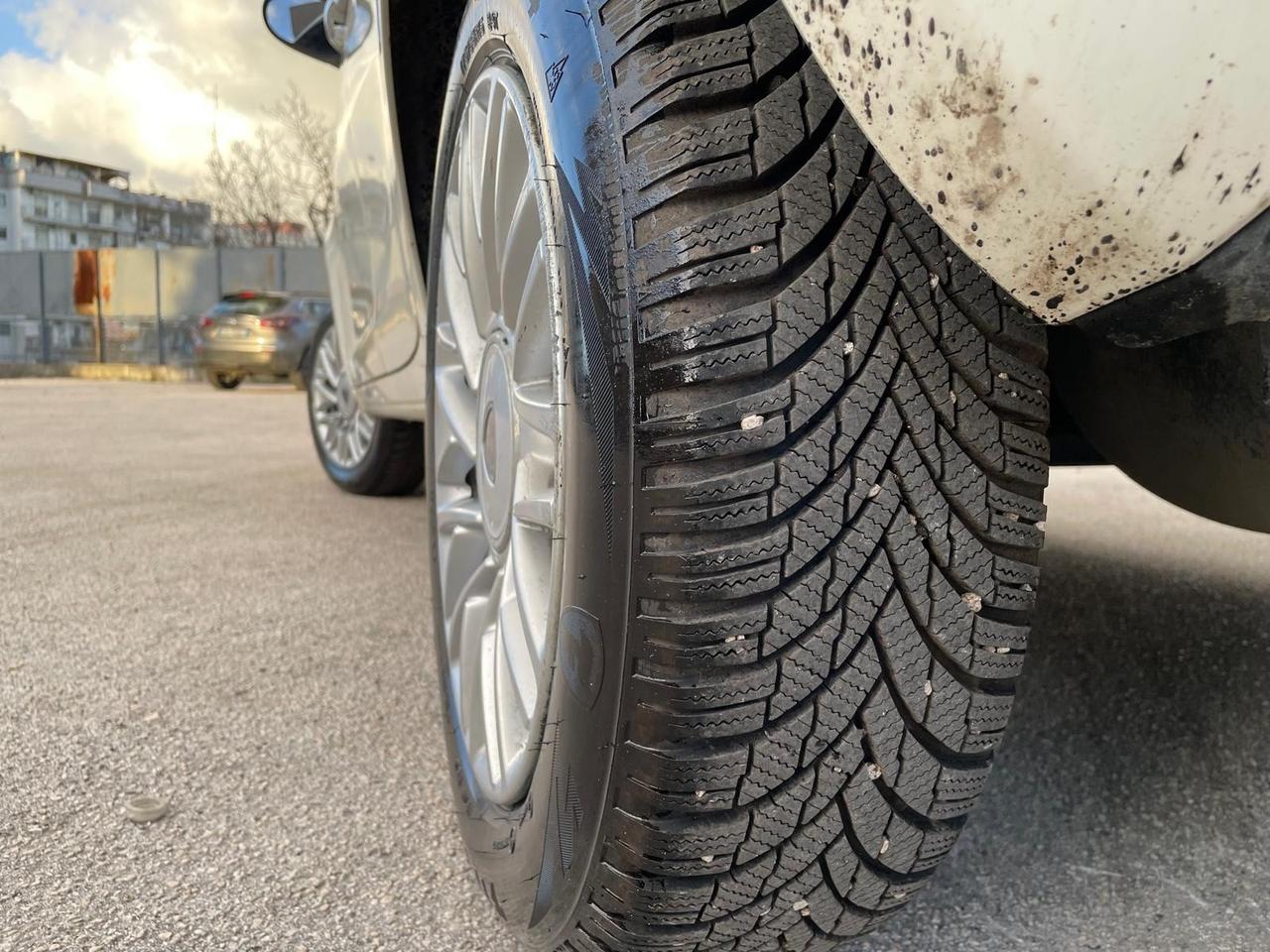 Lancia Ypsilon 0.9 TwinAir 85 CV 5 porte Metano Ecochic Gold