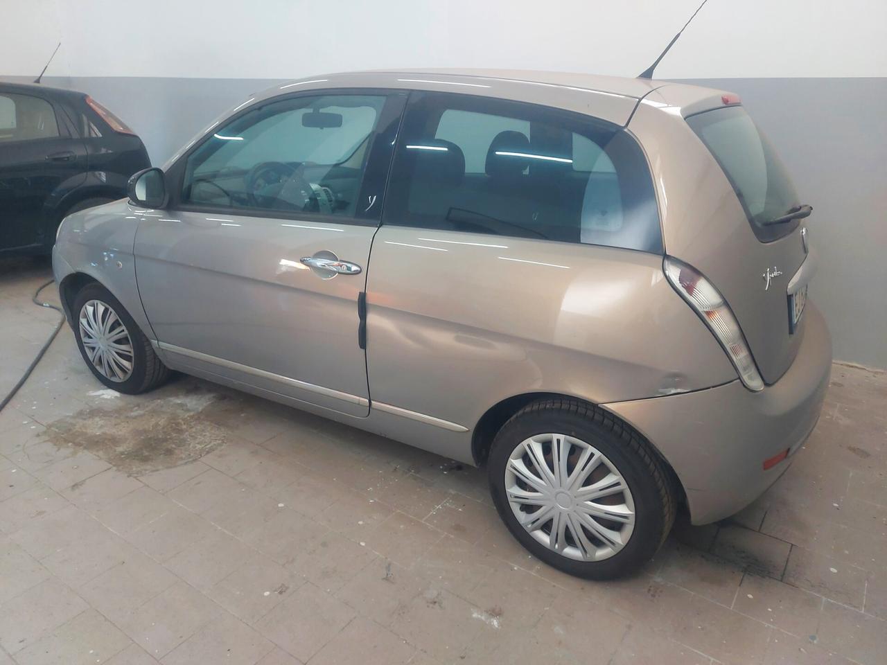 Lancia Ypsilon 2011 1.2 diva ottime condizioni