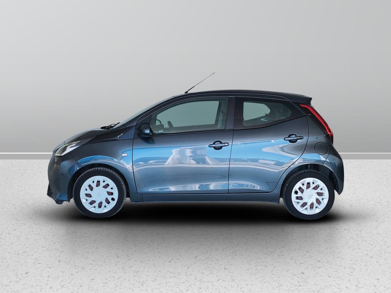 TOYOTA Aygo II 2018 5p - Aygo 5p 1.0 x-play m-mt 72cv