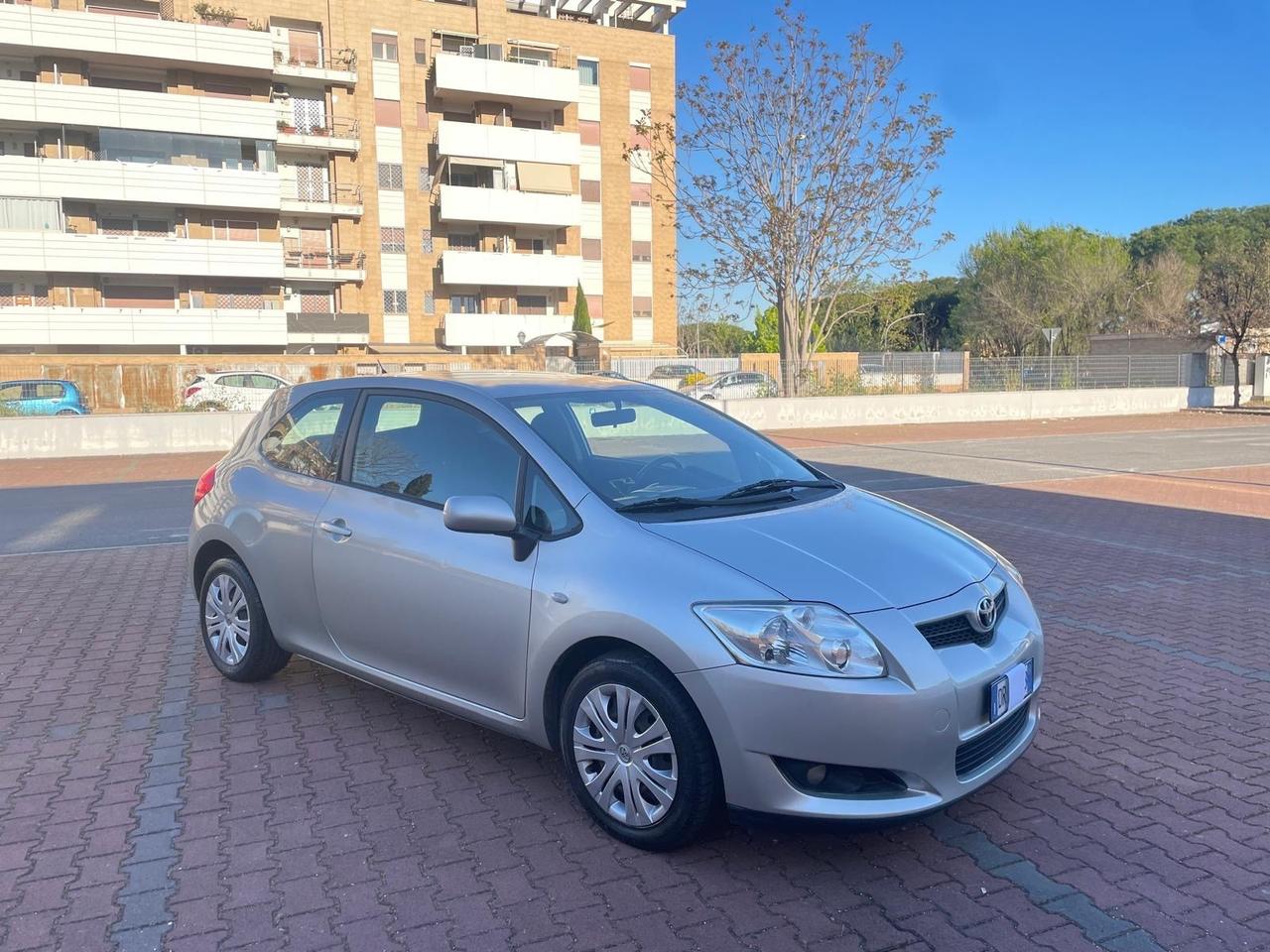 Toyota Auris 1.4 3p
