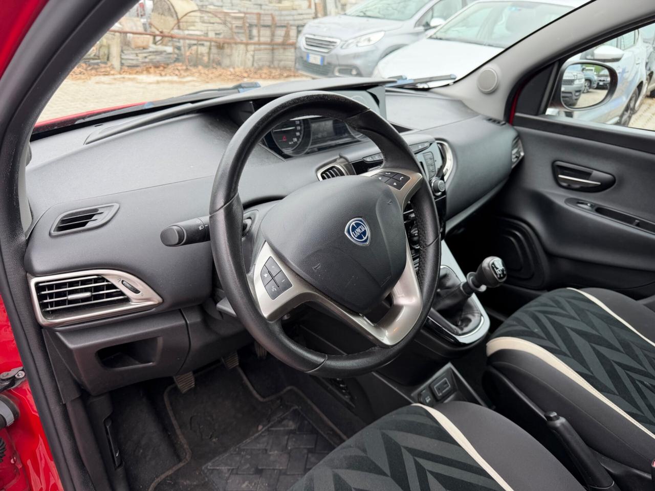 Lancia Ypsilon 1.2 69 CV 5 porte Platinum