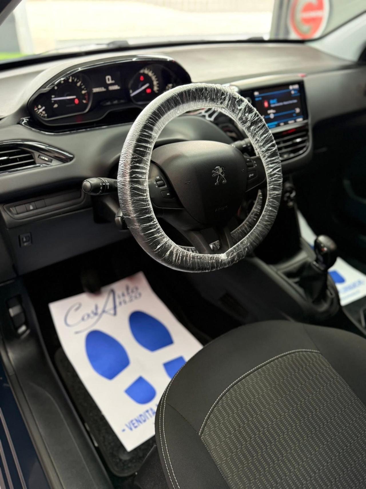 Peugeot 208 1.2 Benzina 82 cv 9556 KM UNICA