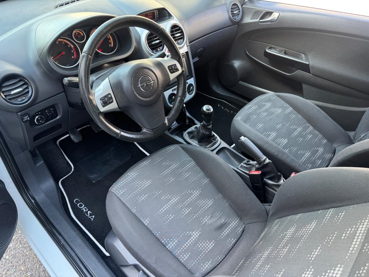 Opel Corsa Benzina e Gpl idonea ai Neopatentati