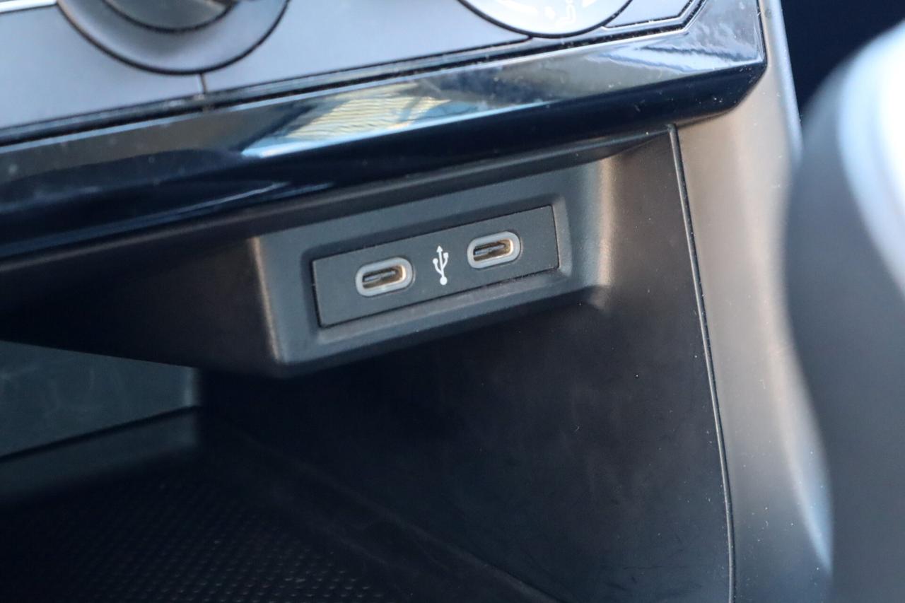 Volkswagen T-Cross 1.0 95CV LIFE ACC DIGITAL COCKPIT SENSORI