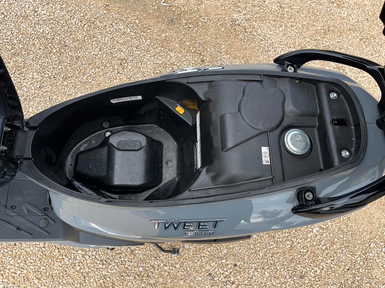 Peugeot Tweet 125 i ACTIVE E5