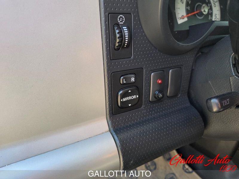 Toyota FJ Cruiser 4.0 benzina 239CV 2WD