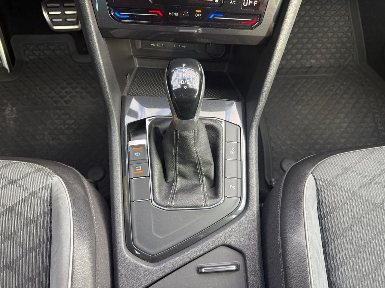 Volkswagen Tiguan R-Line 2.0 TDI 150 CV DSG
