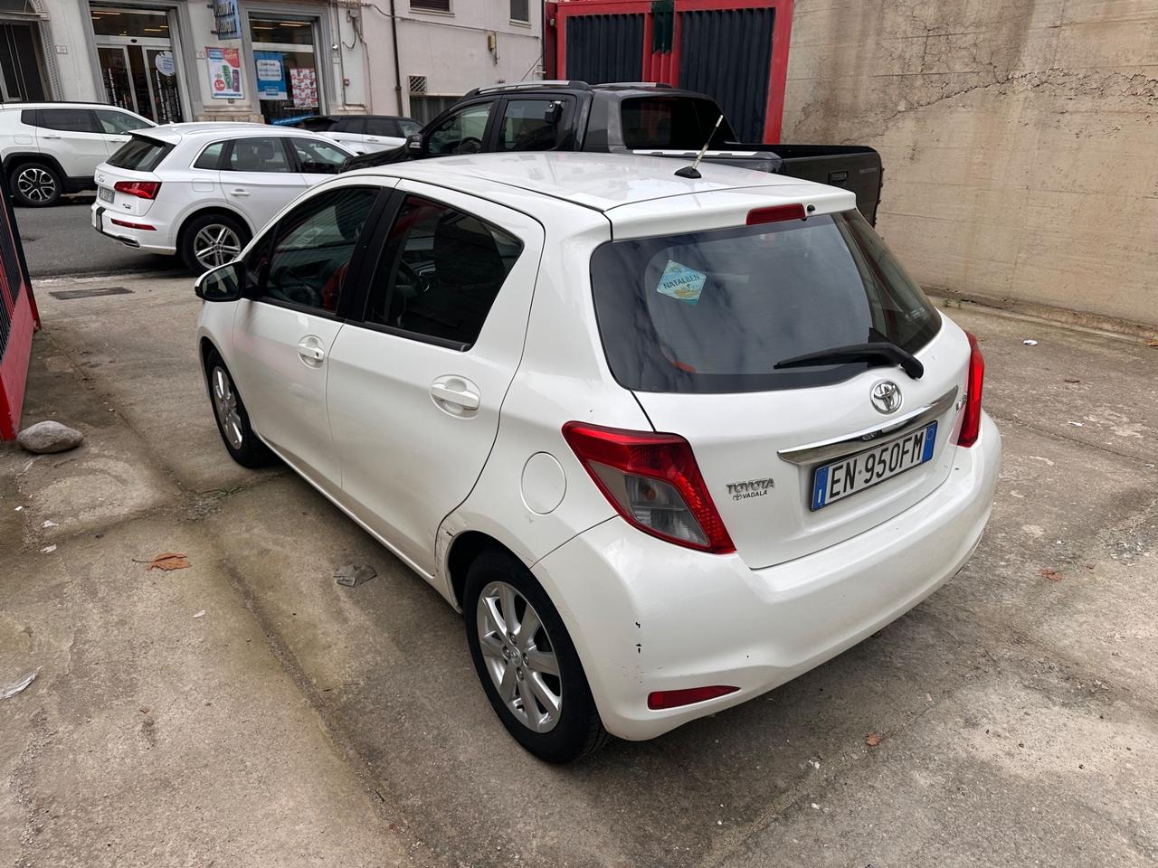 Toyota Yaris 1.0 5 porte Lounge