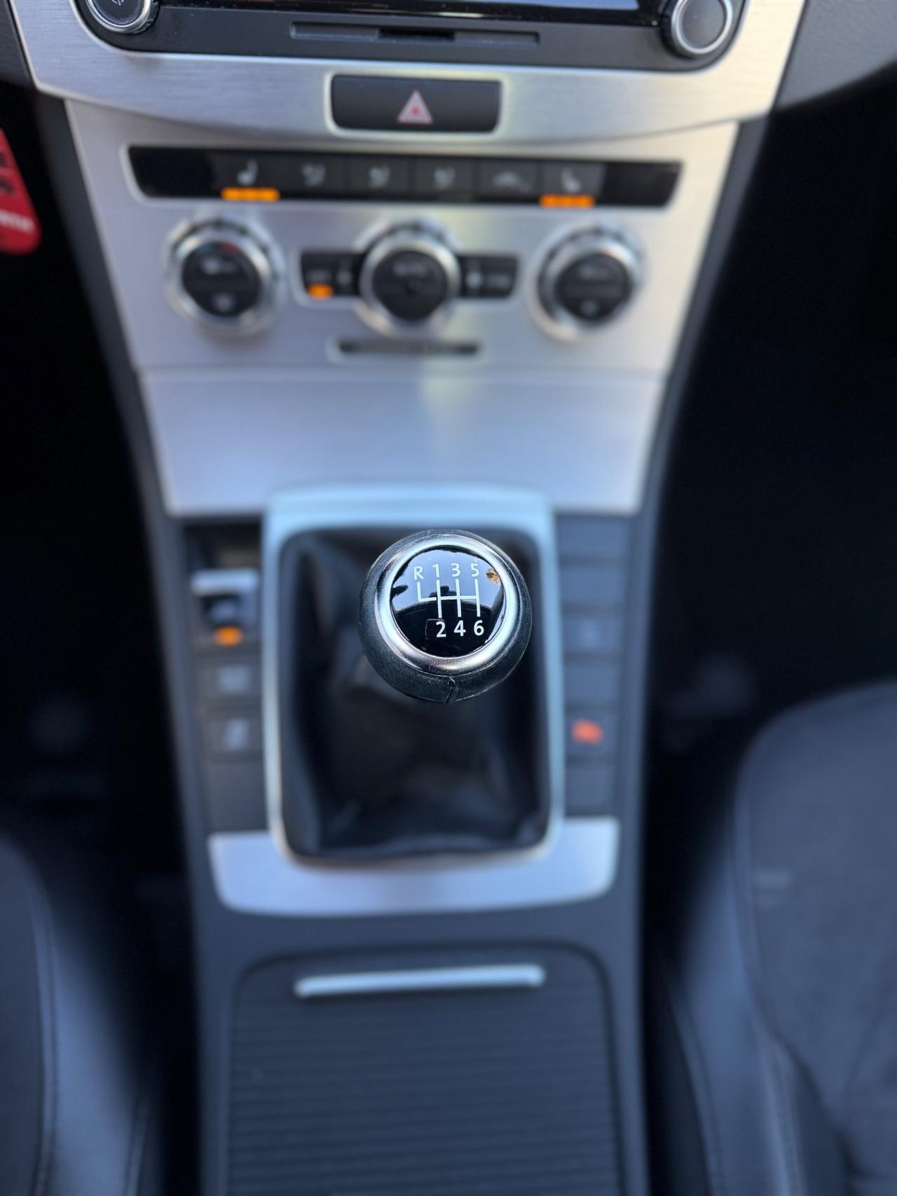 Volkswagen Passat 2.0 TDI Highline BlueM. Tech.