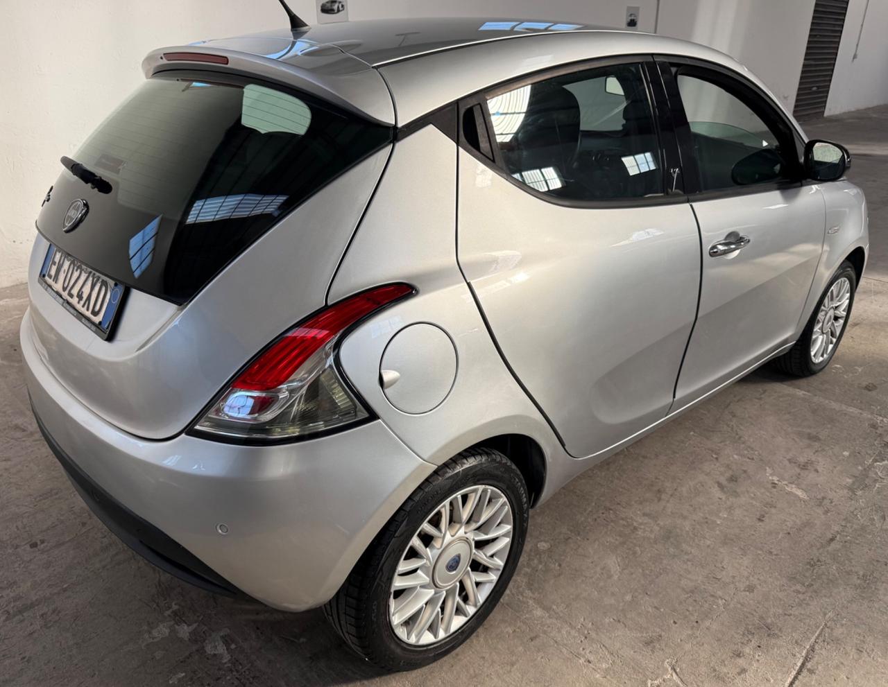 Lancia Ypsilon 1.2 Benzina 69 CV 5 porte Gold - 2014