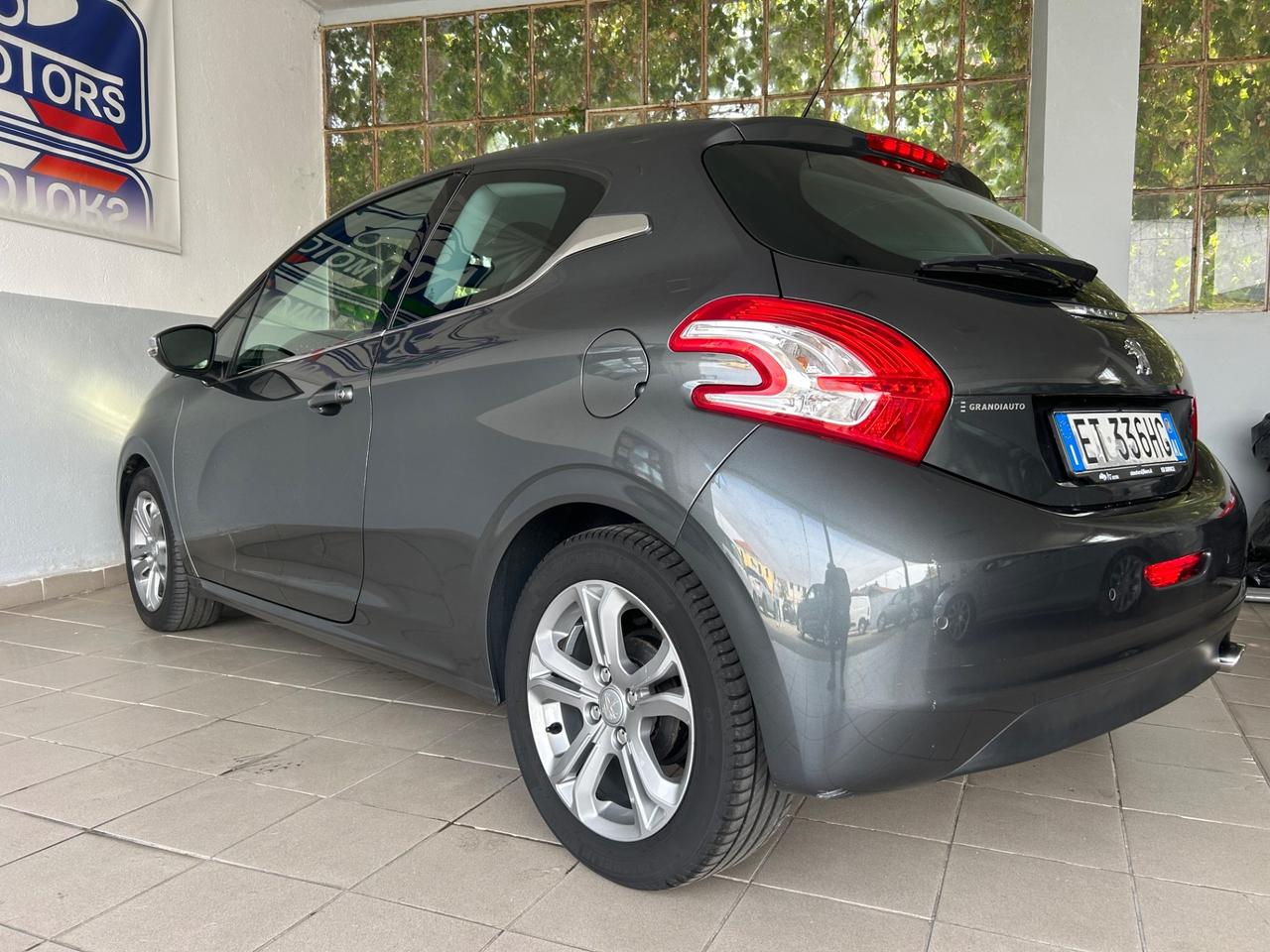 Peugeot 208 1.2 VTi 82 CV 3 porte Allure
