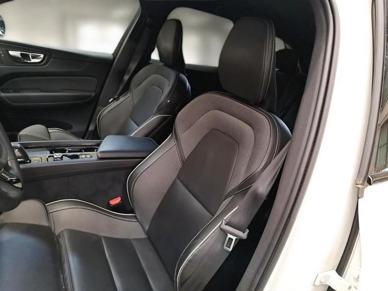 VOLVO XC60 B5 D AWD automatico R-Design