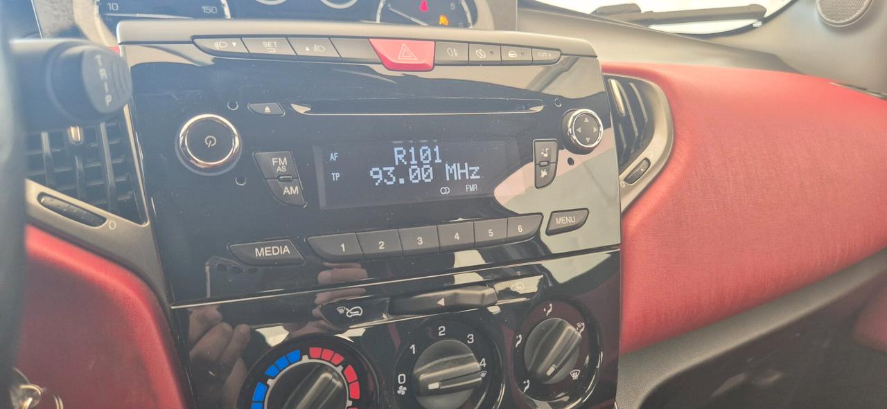LANCIA Ypsilon 1.2 69CV Adatta Per Neopatentati 2014