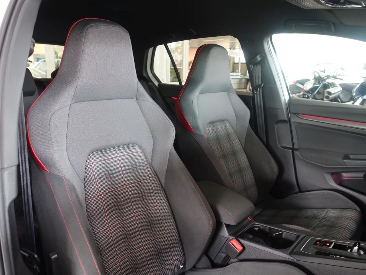 Volkswagen Golf 8 GTI 2.0 TSI DSG RETROC/FENDI/