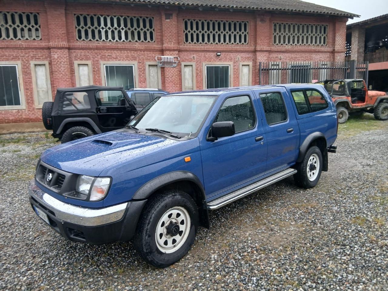 Nissan Navara 2.5 td Doppia cabina