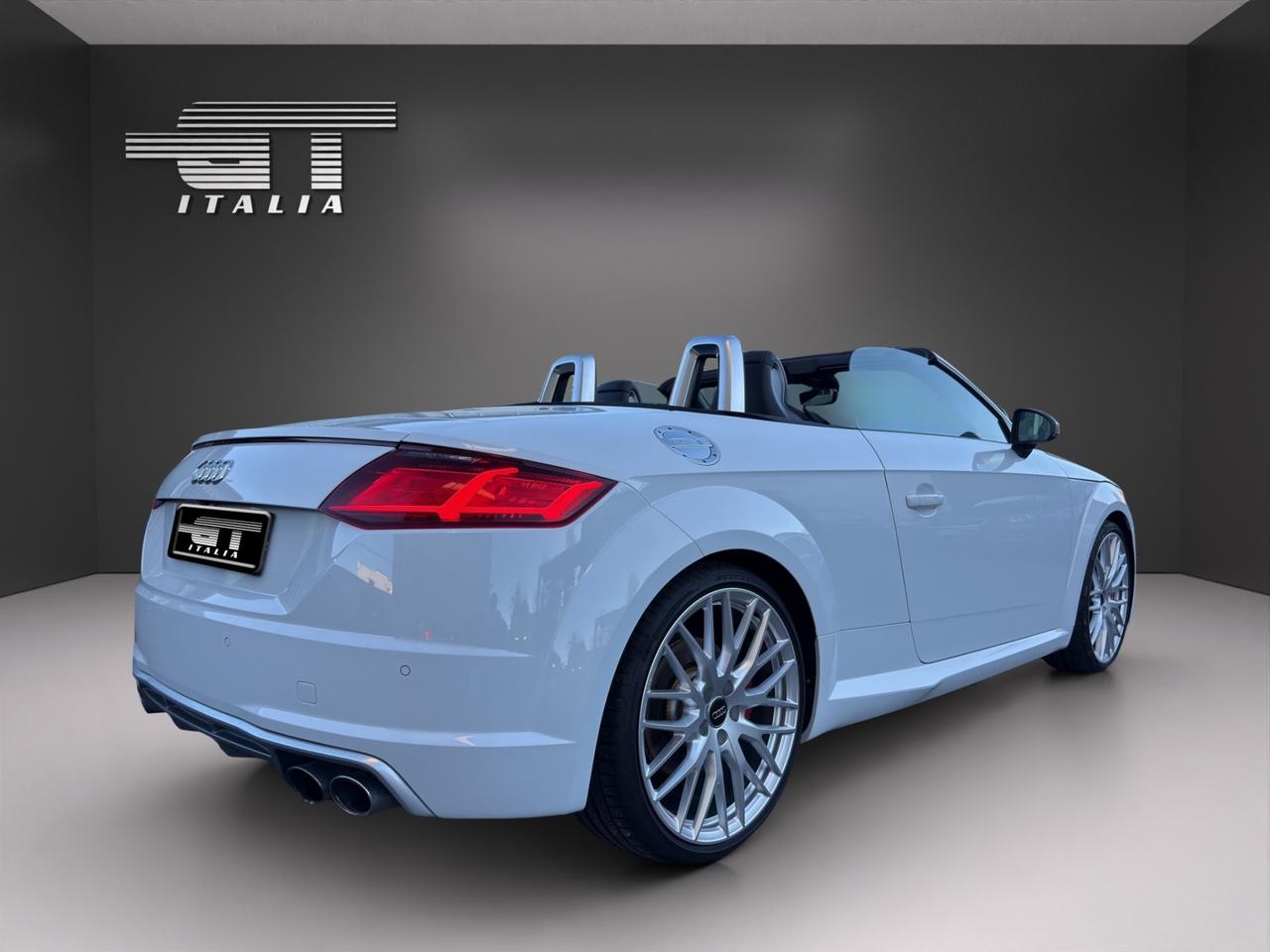 Audi TTS Roadster 2.0 TFSI 310 CV S tronic quattro.