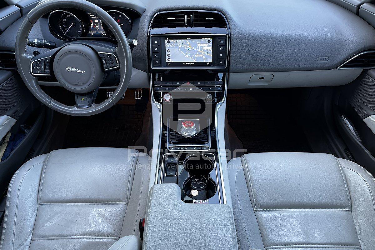 JAGUAR XE 2.0 D Turbo 180CV aut. R-Sport
