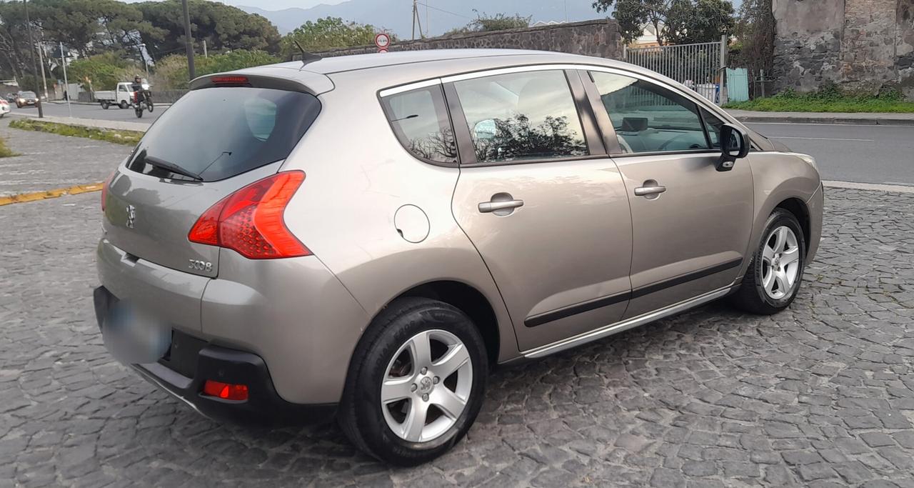 Peugeot 3008 1.6 HDi 110CV cambio robotizzato Premium
