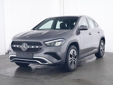 MERCEDES-BENZ GLA 180 Automatic Progressive Advanced