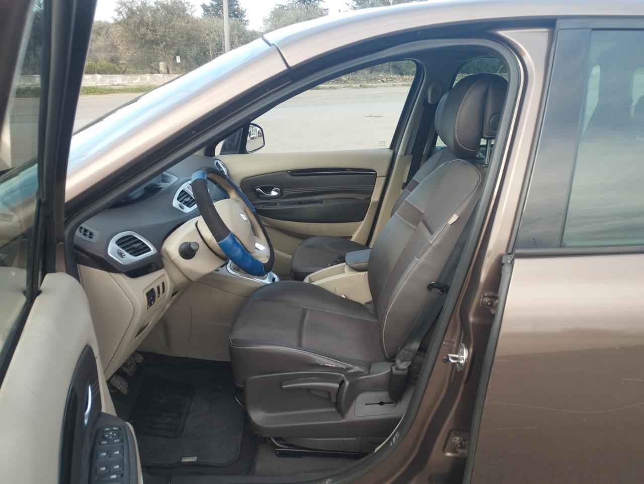 Renault Scenic Scénic X-Mod 1.9 dCi 130CV Luxe