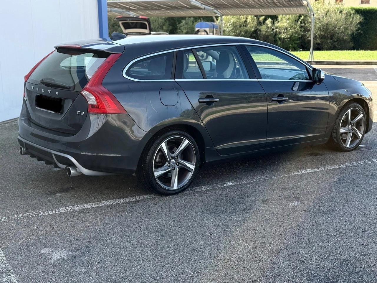 Volvo V60 D5 Geartronic R-design