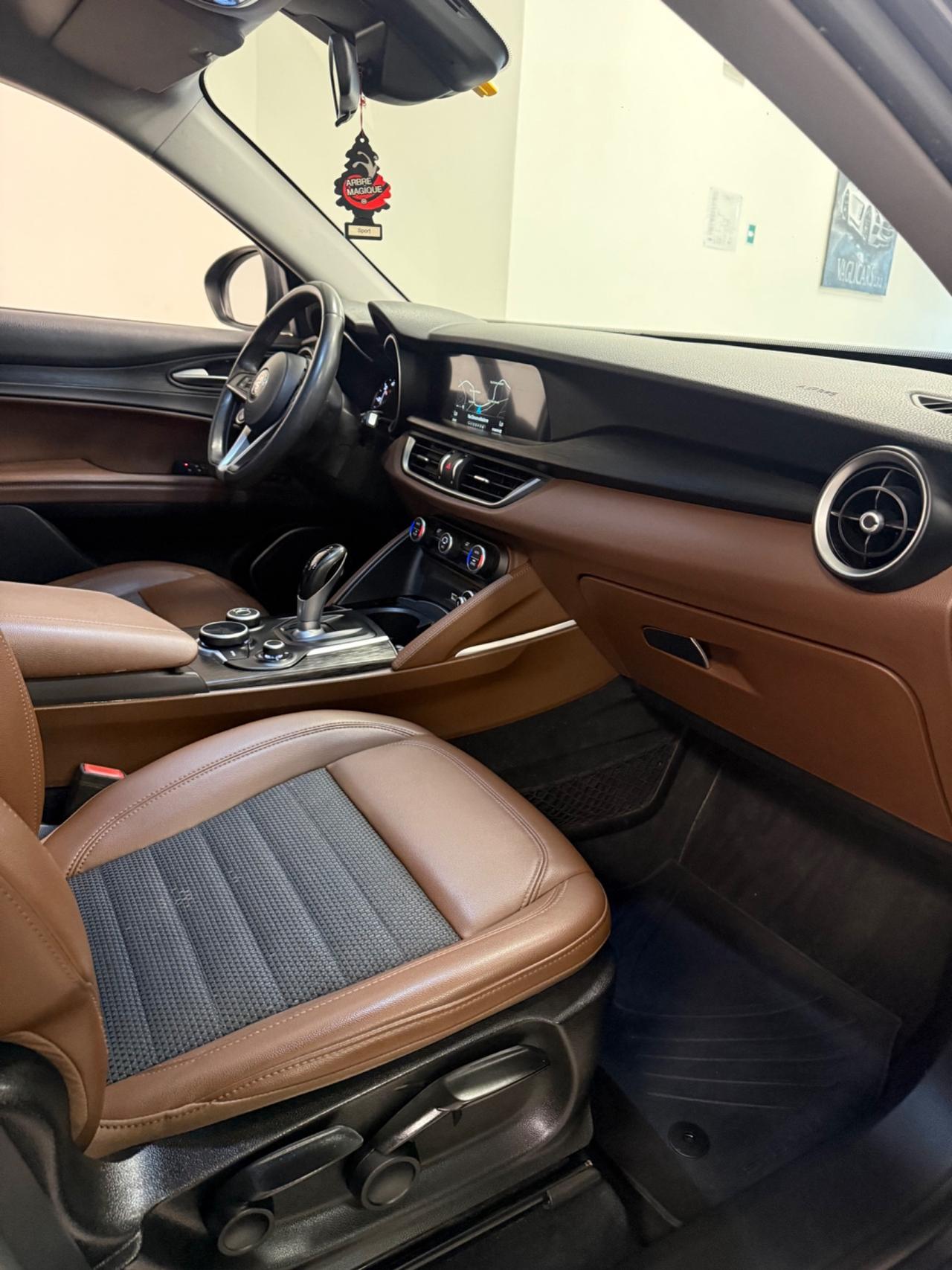 Alfa Romeo Stelvio 2.2 Turbodiesel 180 CV AT8 RWD Executive