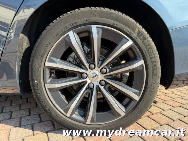 VOLVO V60 B4 (d) 197CV Geartronic Momentum Business Pro
