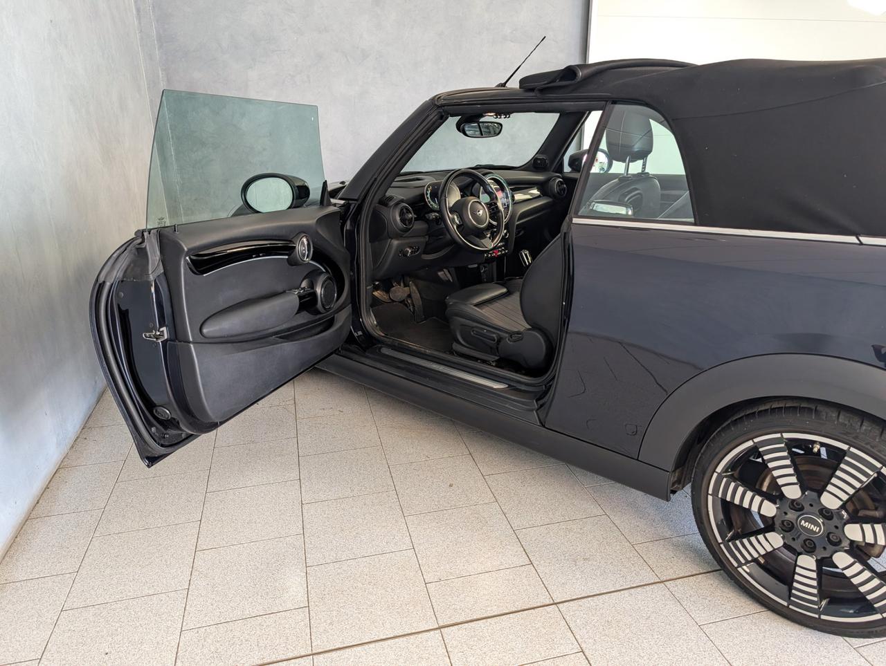 Mini Cooper Cabrio 1.5 Cooper Premium Plus