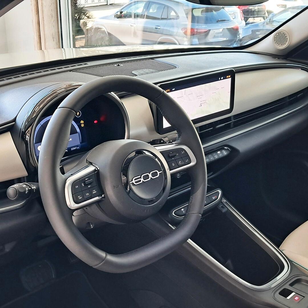 Fiat 600 Hybrid 100 CV DCT MHEV La Prima