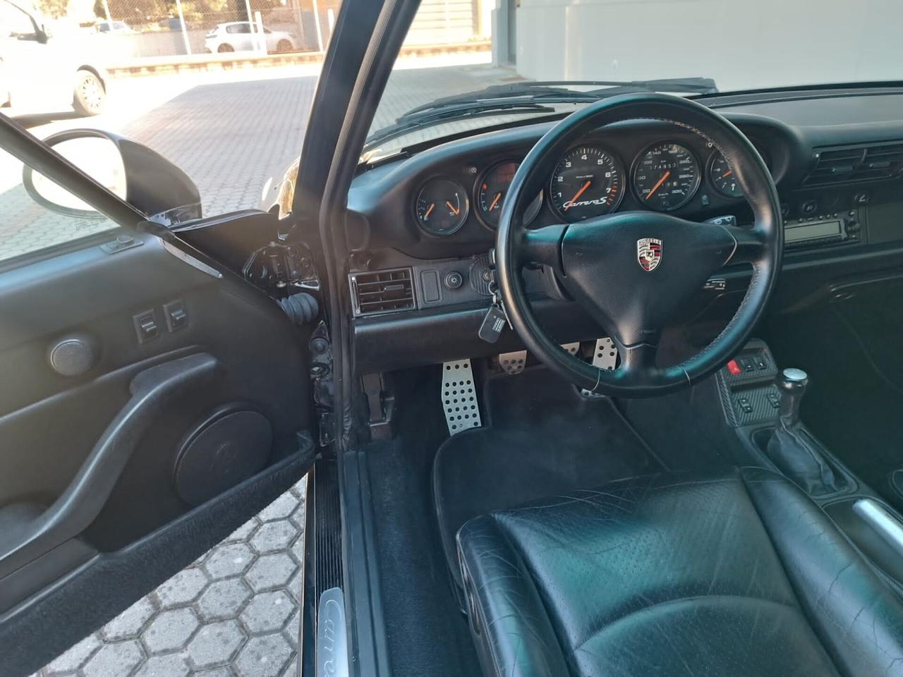 Porsche 911 Carrera cat Coupé