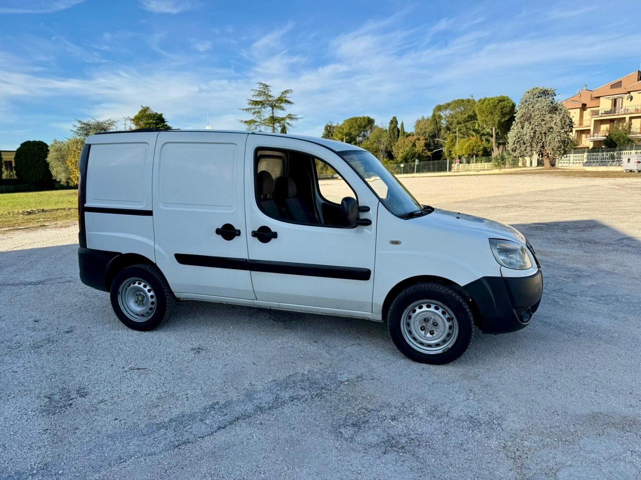 Furgone Fiat Doblò cargo 1.9 MJT 105 CV neopatentati