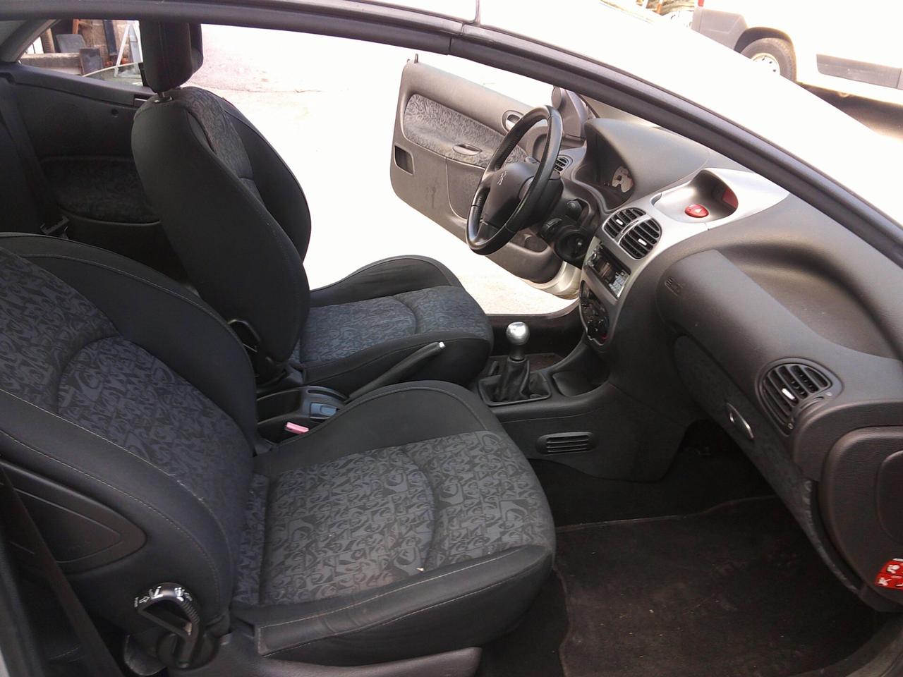Peugeot 206 1.6 HDi FAP CC Quiksilver CABRIO 05