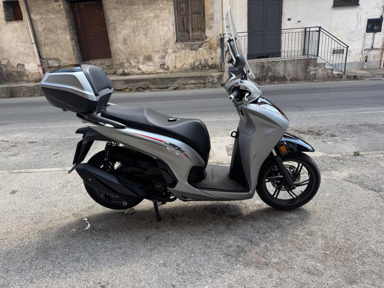 Honda SH 350 Sport