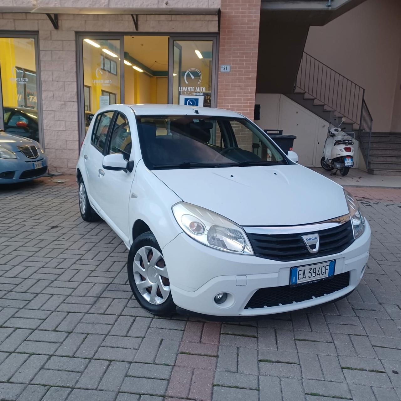 ECONOMICA SANDERO 1.4 GPL DI FABBRICA