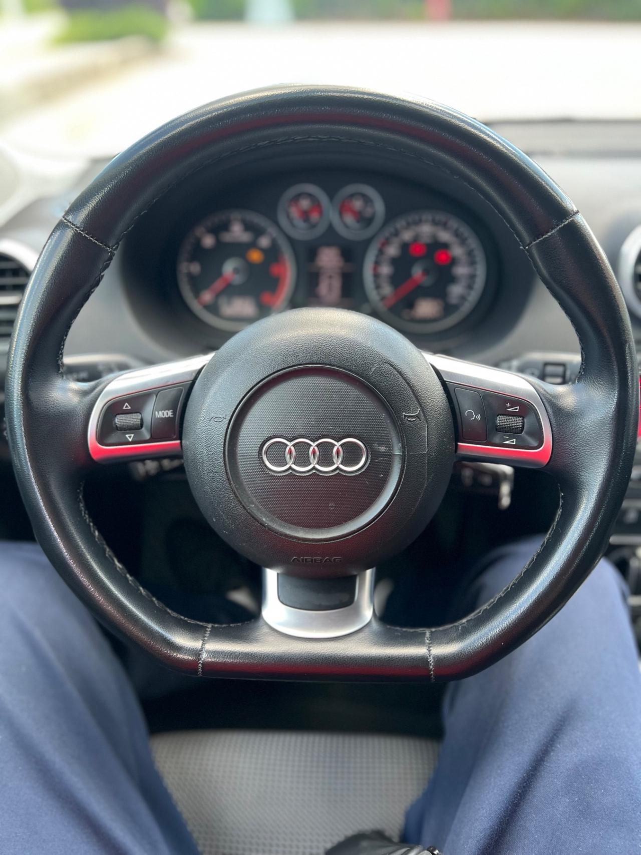 Audi A3 SPB 1.6 TDI 105 CV CR Ambition
