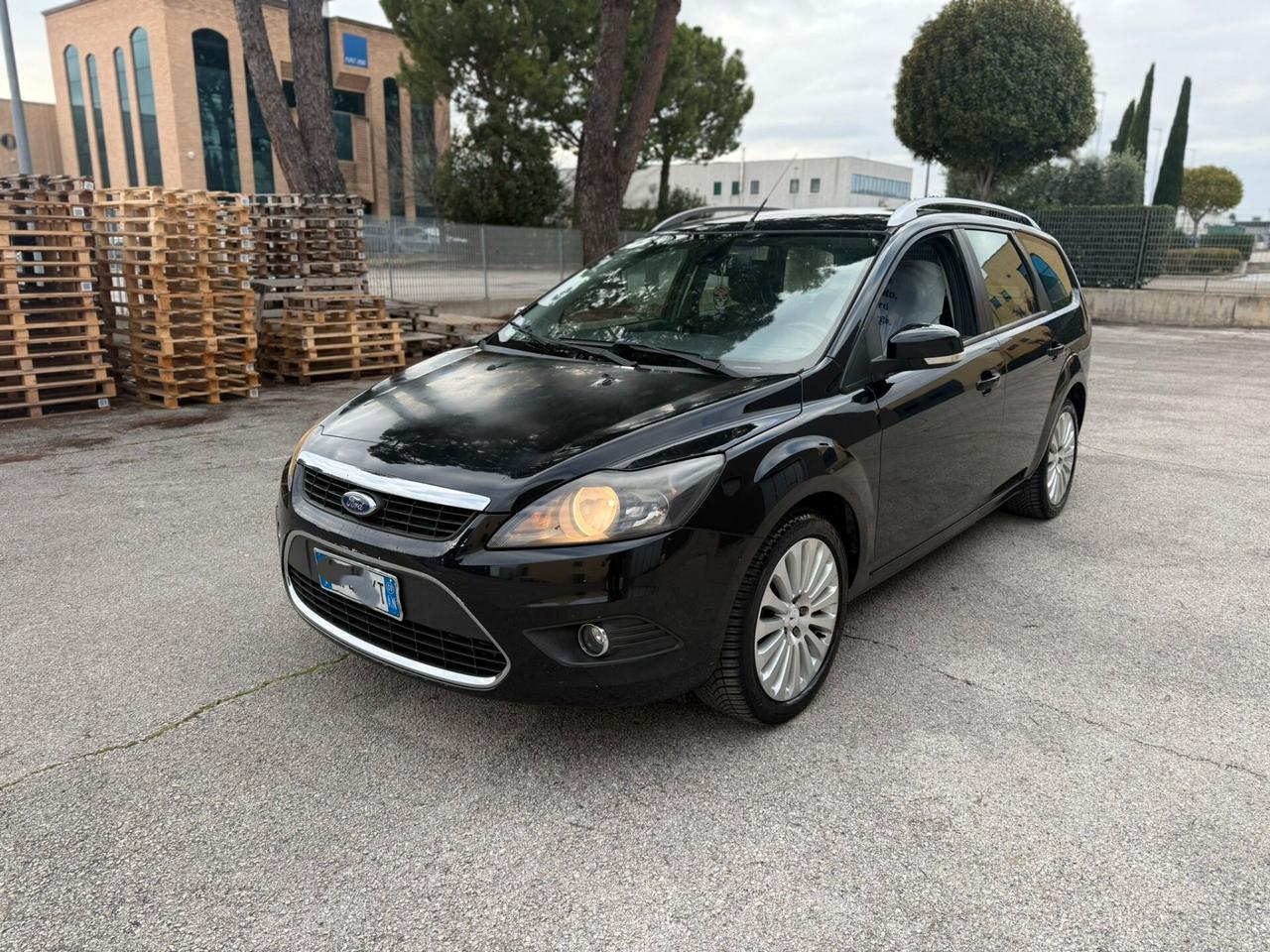 FORD FOCUS 1.6 TITANIUM 2010 12 MESI DI GARANZIA