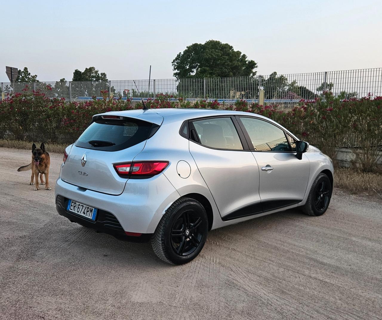 Renault Clio 1.2 75CV 5P Costume National