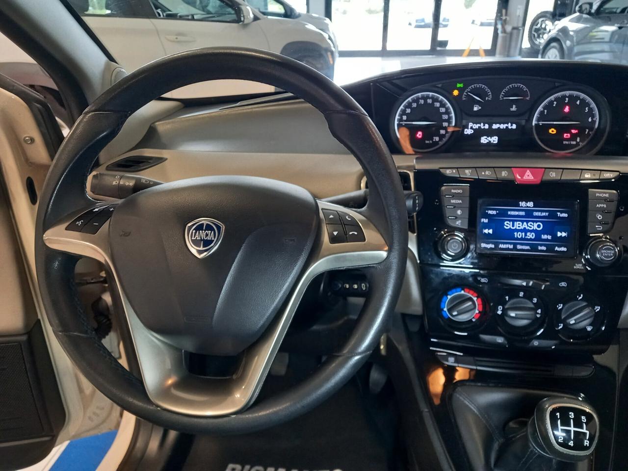 Lancia Ypsilon 1.2 69 CV 5 porte 77000 km Neopatentati