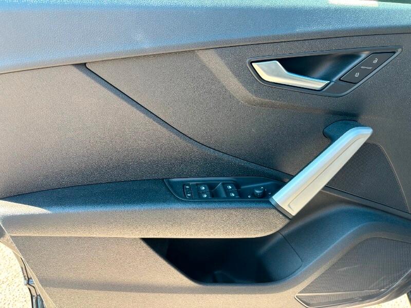 AUDI Q2 Q2 35 TDI quattro S tronic Admired Adva...