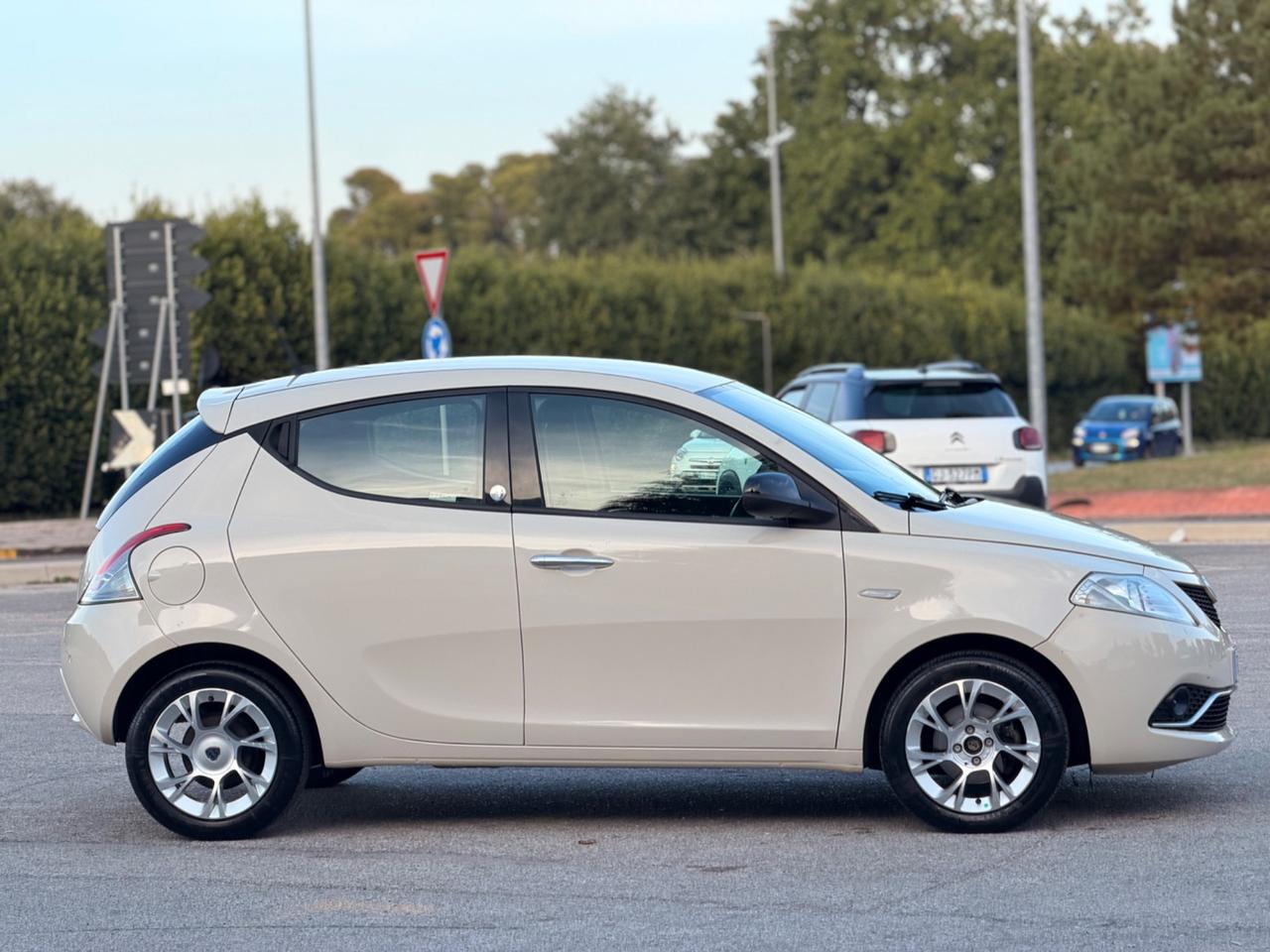 Lancia Ypsilon 1.2 69 CV 5 porte GPL Ecochic Gold