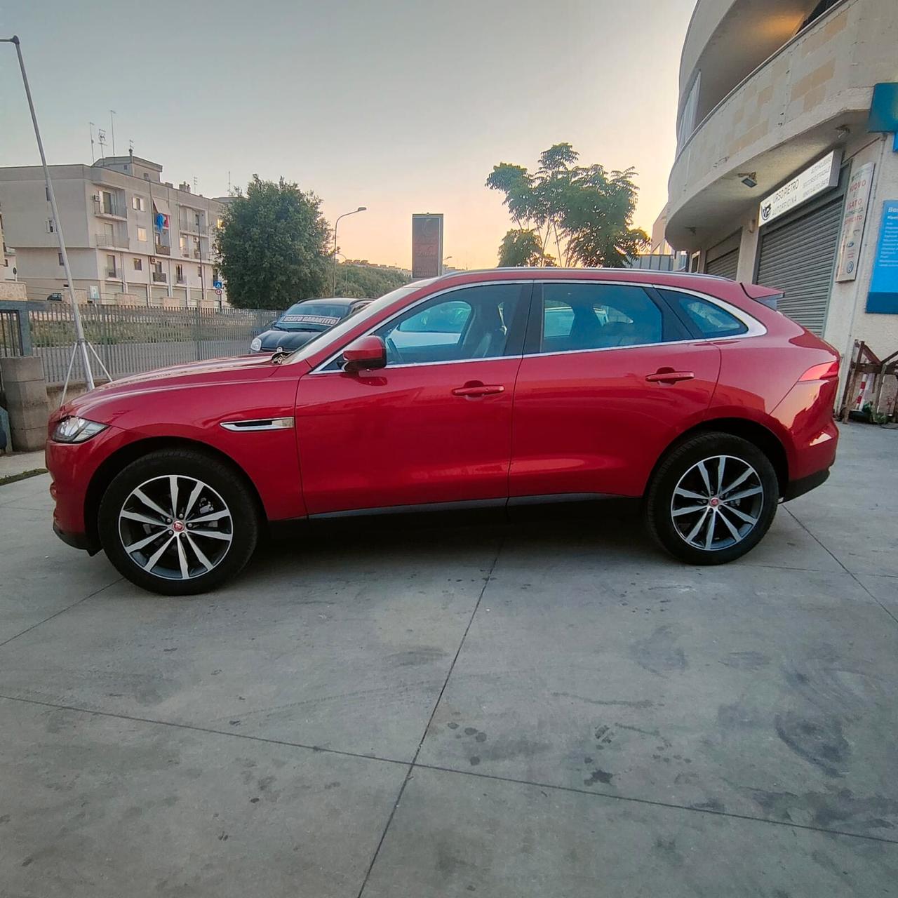 Jaguar F-Pace 2.0 D 180 CV AWD aut. Prestige