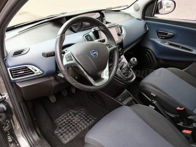 Lancia Ypsilon Ypsilon 1.0 firefly hybrid Platino s&s 70cv