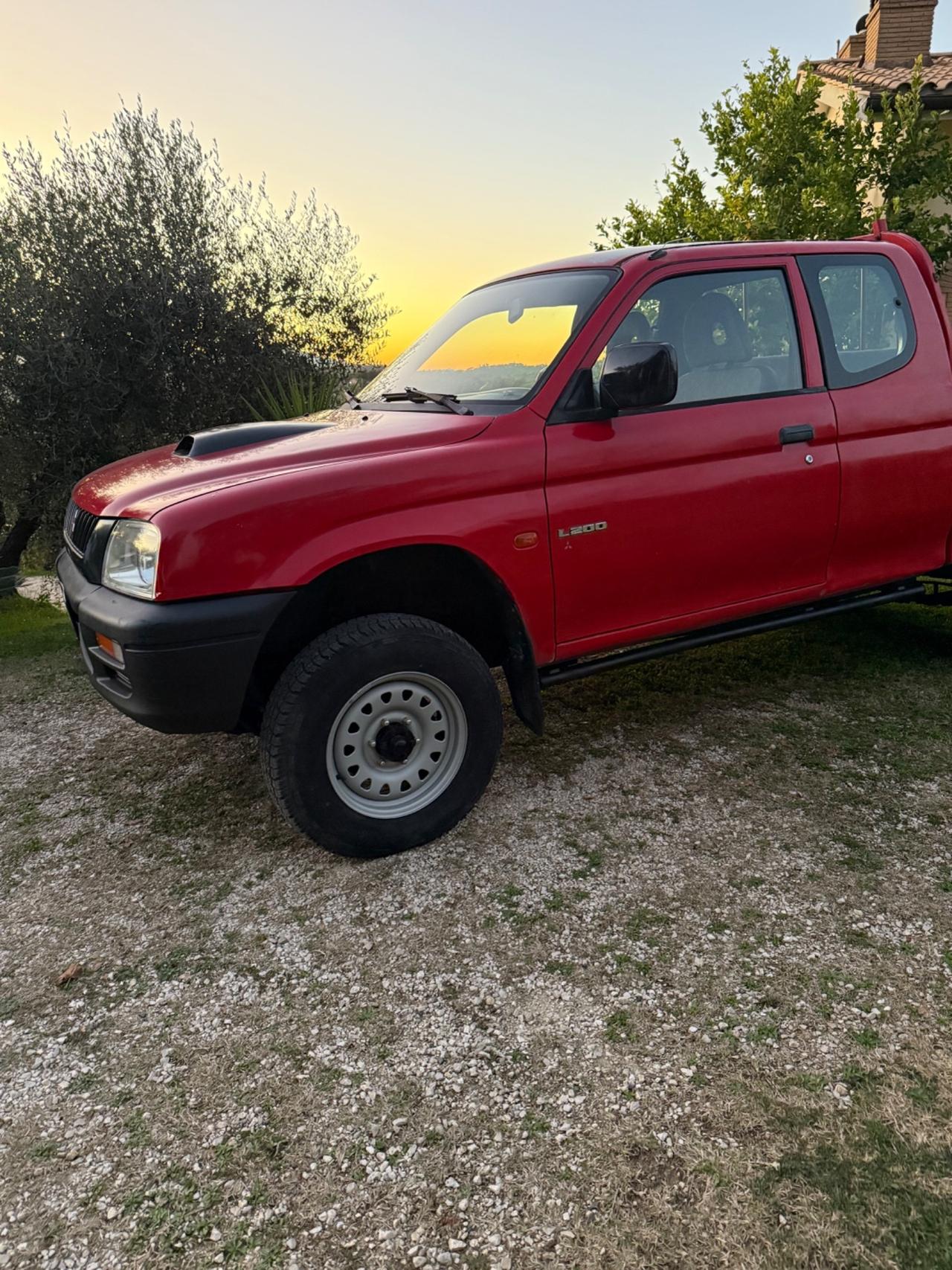 Mitsubishi L200 2.5 TDI 4WD Club Cab Pup. GLS Targ.