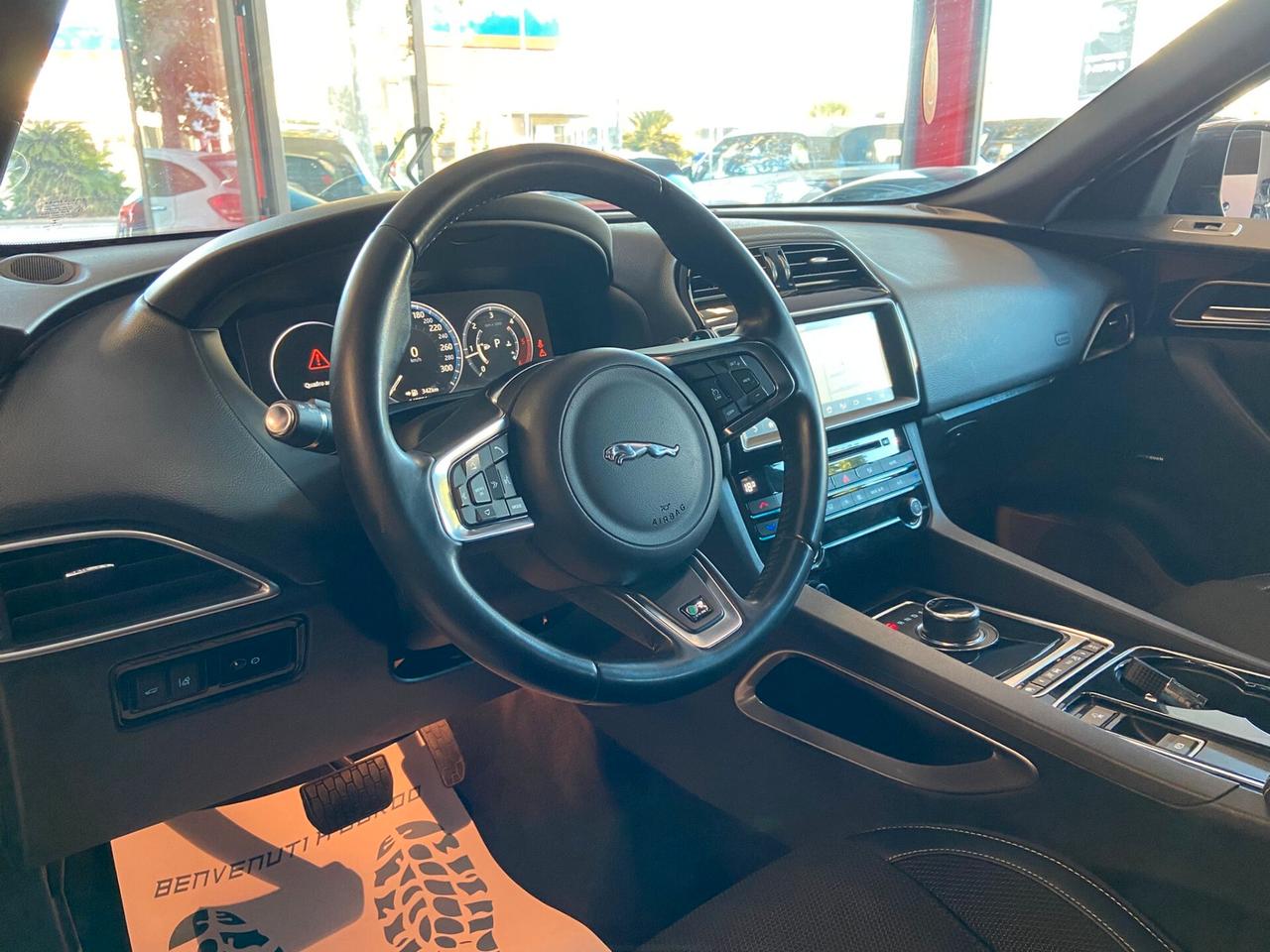 Jaguar F-Pace 2.0 D 180 CV R-Sport