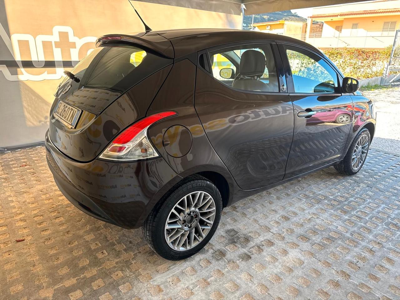 Lancia Ypsilon 1.2 GPL Ecochic Gold