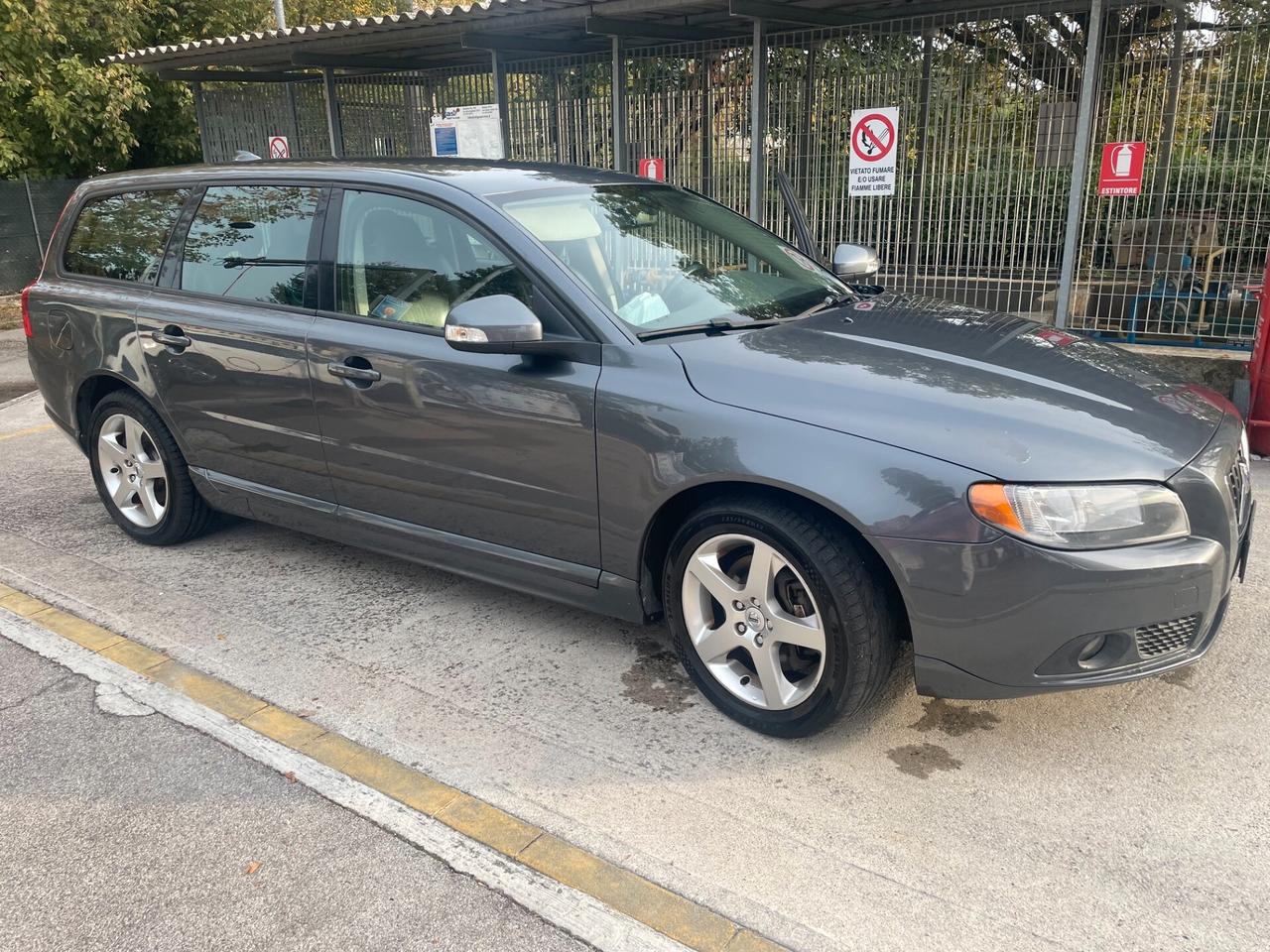Volvo V70 2.4 D5 Geartronic Momentum
